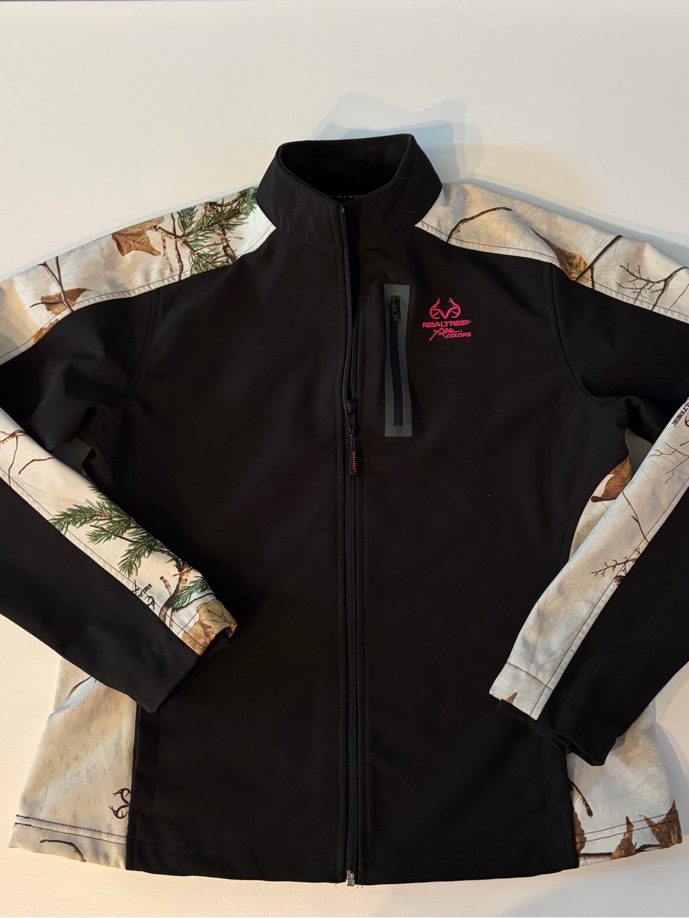 REALTREE WOMEN MEDIUM BLACK SNOW CAMO SOFTSHELL HUNTING JACKET